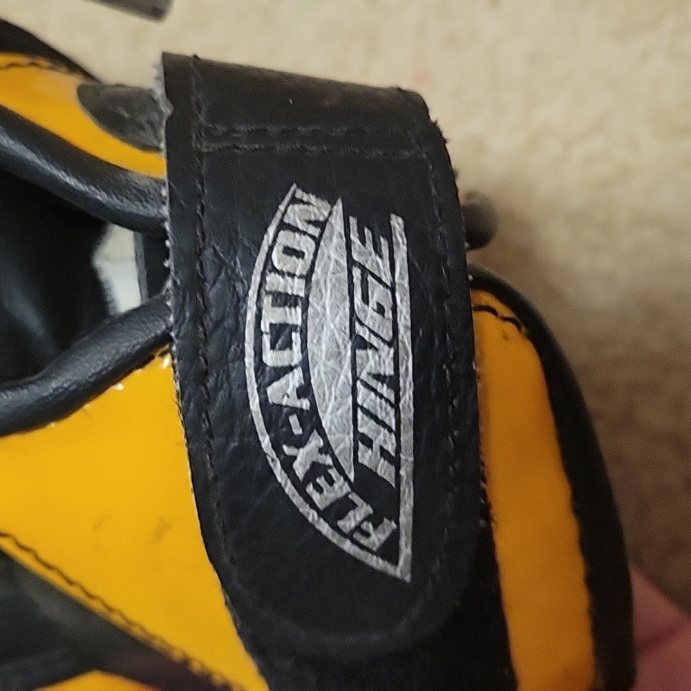 Kids Leather Baseball Glove - Picture 3 of 4